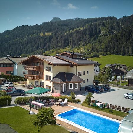 Fruehstueckspension Anja Kleinarl Bagian luar foto